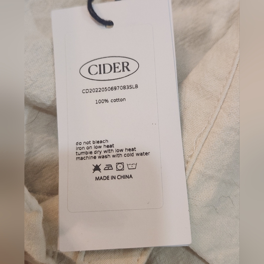 Cider Cream Button-Down Cropped Cap-Sleeve Shirt - Picture 4 of 6